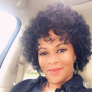 Meet your Posher, Rochshelle